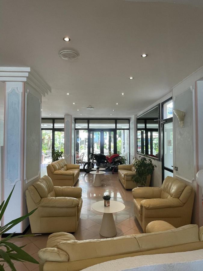 Hotel Continental Κατόλικα Εξωτερικό φωτογραφία